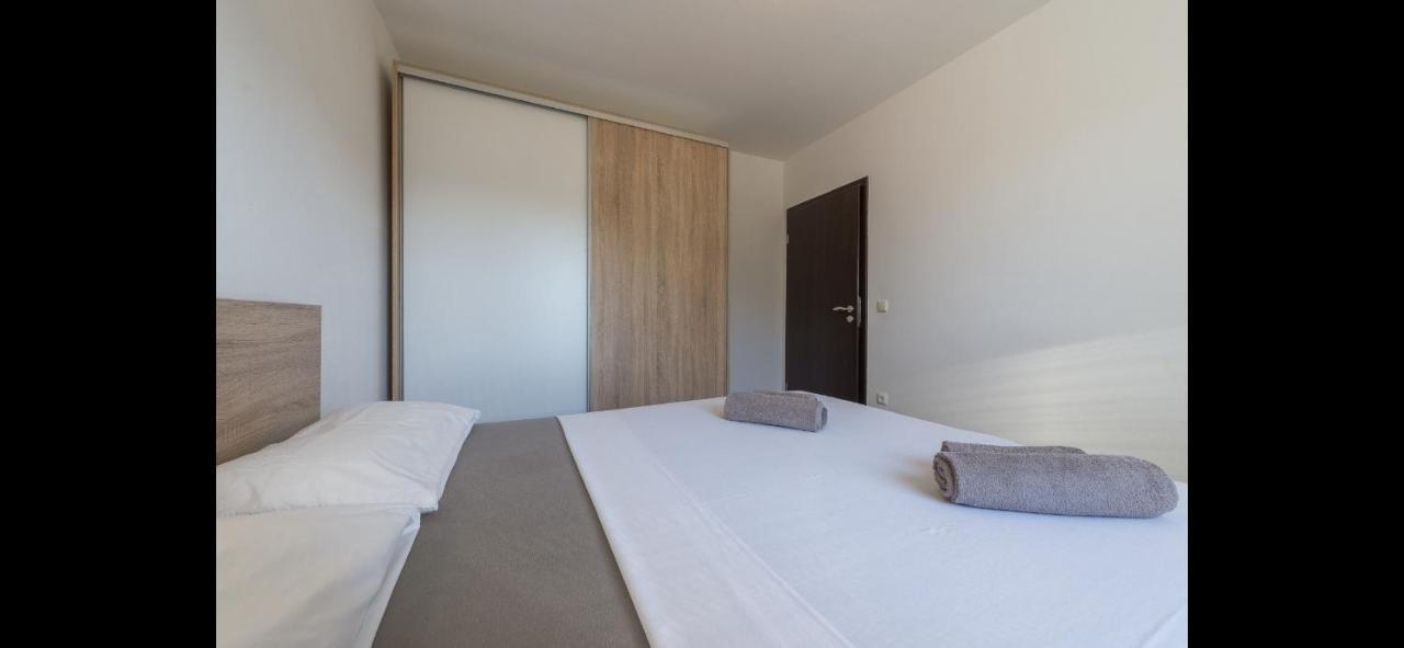 Aurum Luxury Apartments Vir Eksteriør bilde